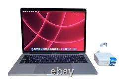 Apple MacBook Pro 13 2017 2.5 i7 16GB 256GB SSD Space Gray Very Good translated in French is: Apple MacBook Pro 13 2017 2,5 i7 16 Go 256 Go SSD Gris Sidéral Très bon état.
