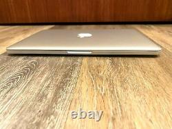 Apple MacBook Pro 13 Retina 1TB SSD 16GB i7 3Ghz Monterey 3 Year Warranty
Apple MacBook Pro 13 Retina 1TB SSD 16GB i7 3Ghz Monterey Garantie de 3 ans