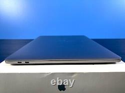 Apple MacBook Pro 15 512GB SSD 16GB Touch Bar 3.9ghz i7 Space Gray Warranty translated in French is: Apple MacBook Pro 15 512GB SSD 16GB Touch Bar 3.9ghz i7 Gris sidéral Garantie