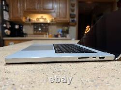 Apple MacBook Pro 16 AVEC 3 ANS DE GARANTIE APPLECARE 1TB SSD, M1 Max, 32 Go, Argent