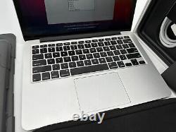 Apple MacBook Pro Retina A1502 MGX72LL/A 13 Core i5 2.6GHz 256GB SSD BUNDLE A++ would be translated as 'Apple MacBook Pro Retina A1502 MGX72LL/A 13 Core i5 2.6GHz 256GB SSD PACK A++' in French.