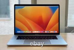 Apple MacBook Pro Touch Bar 2018 15 Argent i7 2.20GHz 16Go 256Go SSD (953)